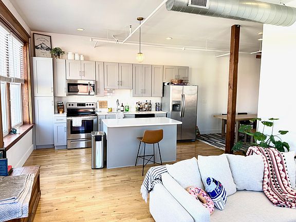 4th image of 1000 S Newstead Ave APT 2C