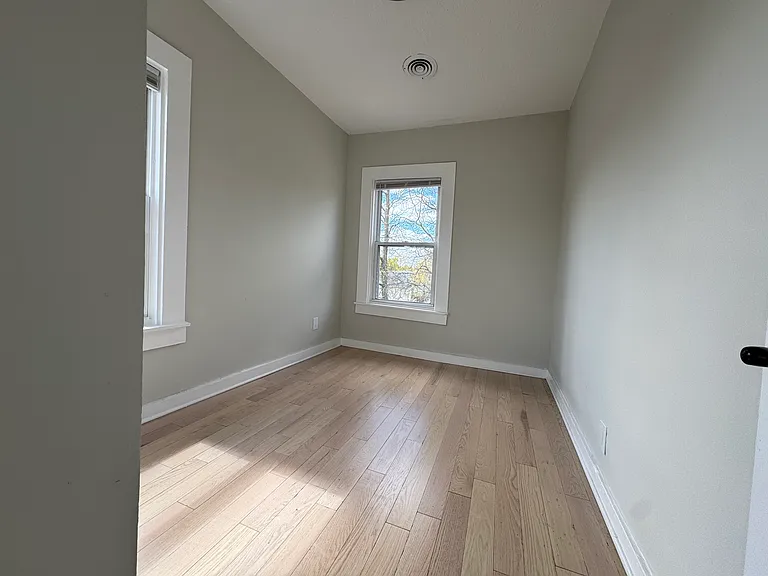 237 Davenport Ave #2B — Photo 10