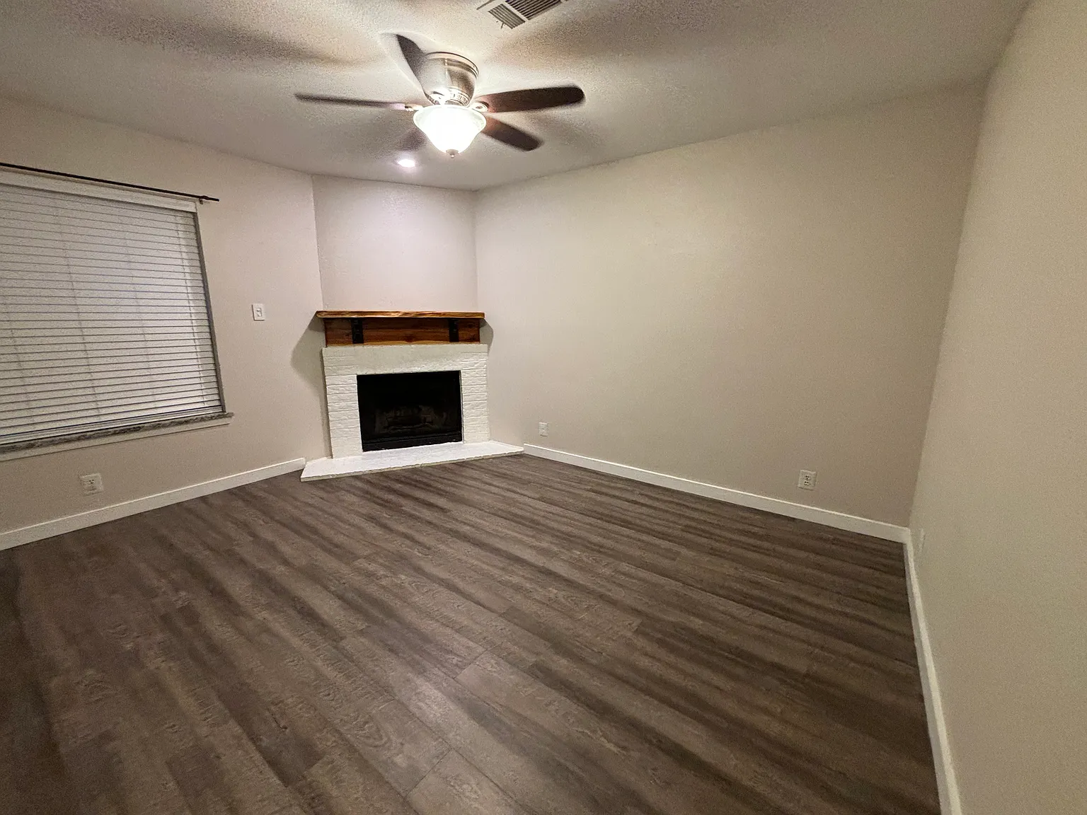 929 W Hickory St — Photo 1