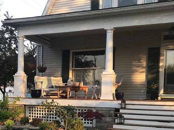 201 E Maple St, Gillespie, IL 62033
