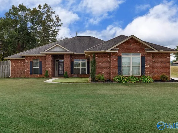 108 Cedar Ct, Huntsville, AL 35811