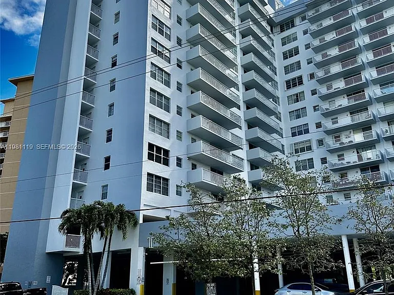 137 Golden Isles Dr #1110 — Photo 1