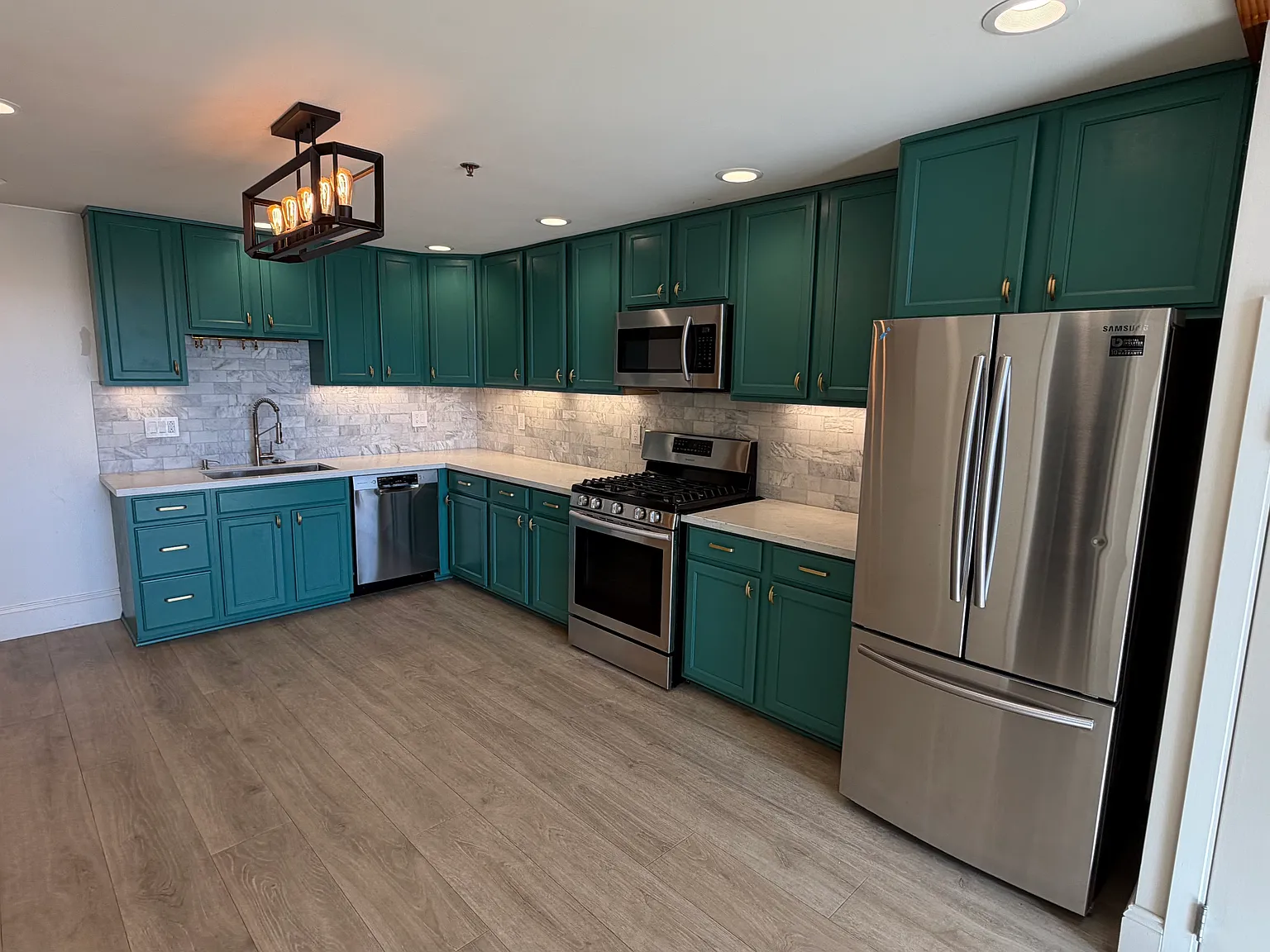 75 Sheridan St — Photo 3