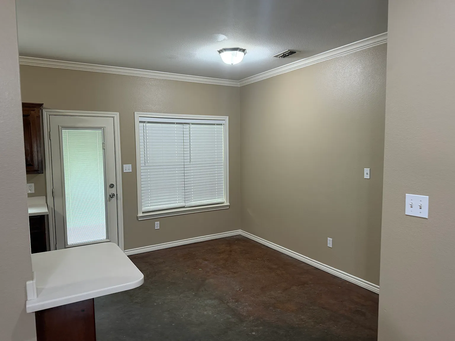 3 bed, 1500 sqft, $1,600 — Photo 4