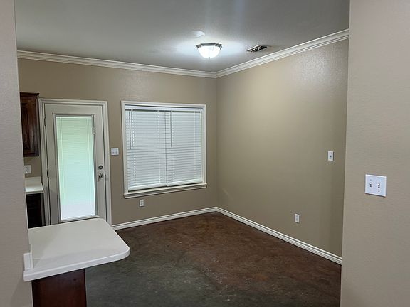 4th image of 11286 Lum St