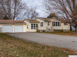 224 W Spring St, Manly, IA 50456