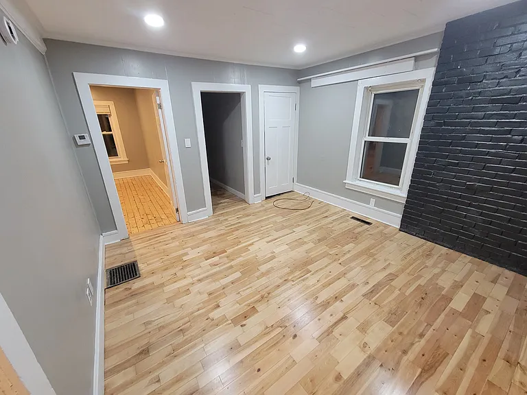 29 Foster St #1 — Photo 5