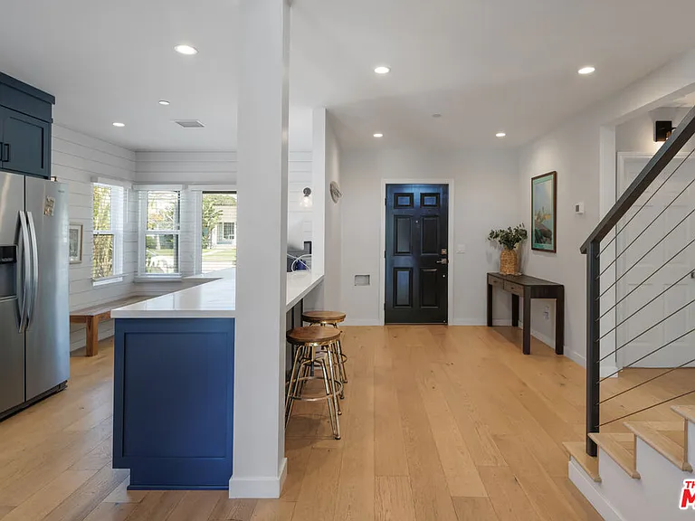 2264 23rd St — Photo 3
