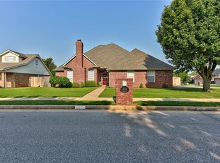 909 Millies Trl, Edmond, OK 73012