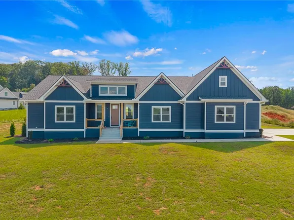 161 Meadow Park Dr, Easley, SC 29640