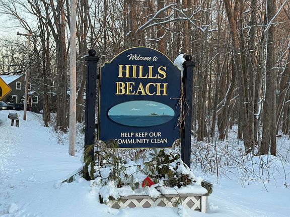 2nd image of 125 Hills Beach Road