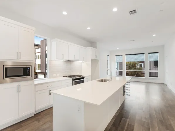 1771 McCoy St #305, Dallas, TX 75204
