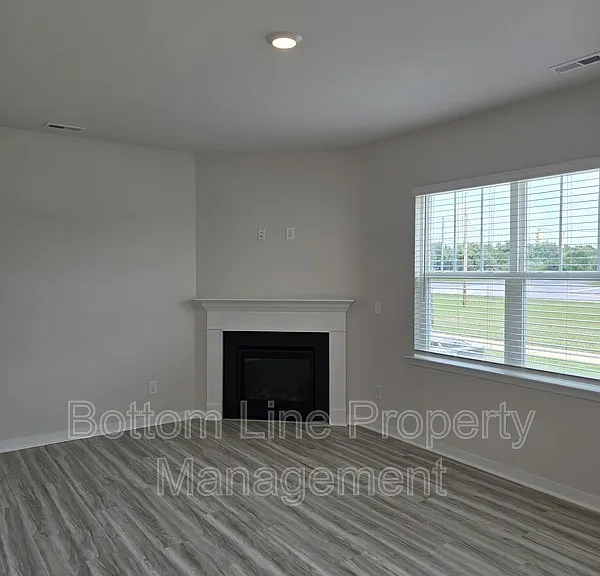 549 Blackpool Ct — Photo 13