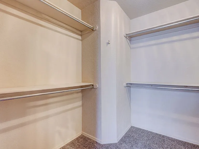 4008 Morningstar Dr — Photo 40