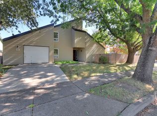 2077 Lemuria St, Eugene, OR 97402