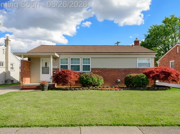 33115 Anita Dr, Westland, MI 48185