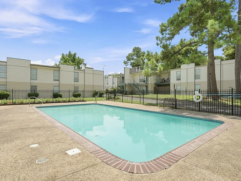 Park Place Apartments — Photo 3