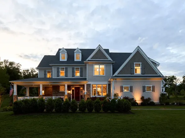 100 Shadow Ridge Dr, Butler, PA 16002