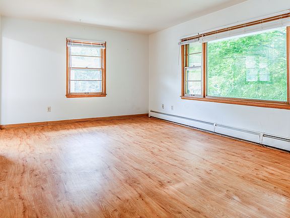 2nd image of 2402 Brentwood Pkwy APT C
