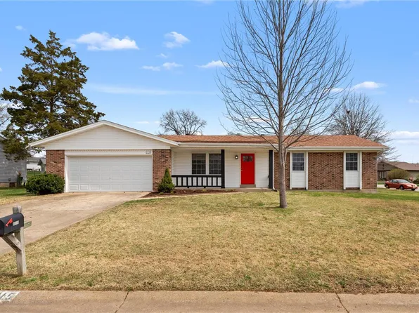4115 Elkhart Lake Rd, Saint Charles, MO 63304