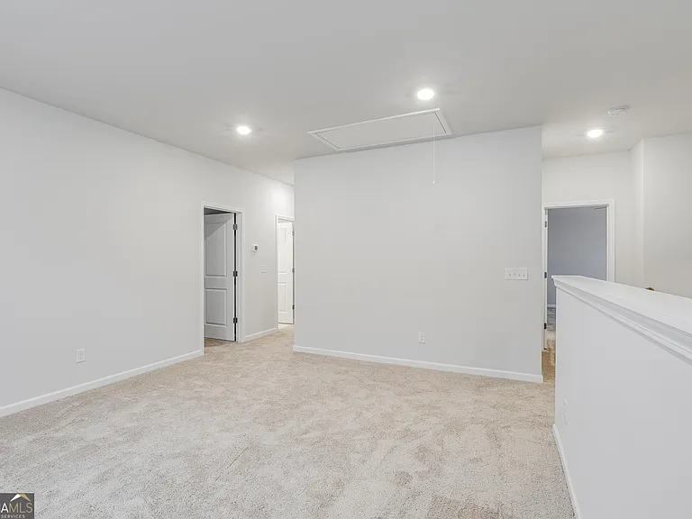 376 Caledonia Ct — Photo 34