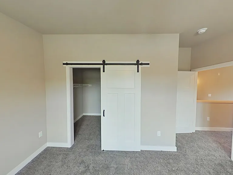 Beaverbrook Apartments — Photo 90