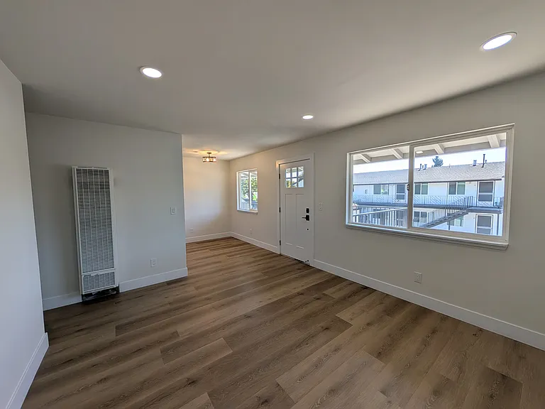 538 Columbia Ave #6 — Photo 8