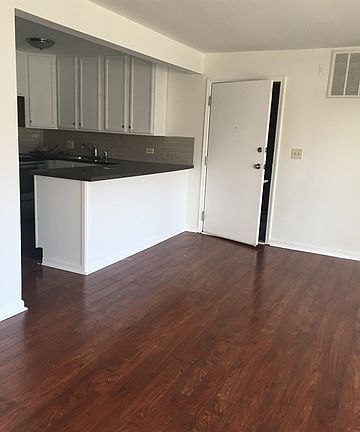 2nd image of 5823 Oakwood Dr APT B