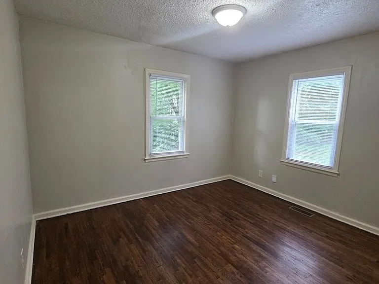 3009 S Gordon Ave — Photo 13