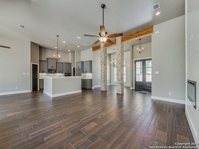 1st image of 140 E Ashton Blvd