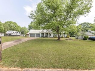 105 Gwenellen St, Locust Grove, GA 30248