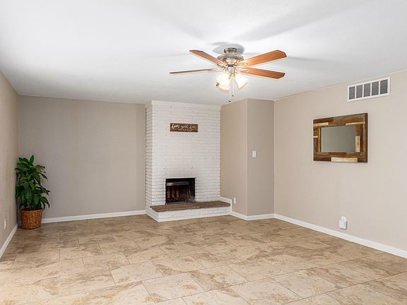 3rd image of 4751 W Indianola Ave