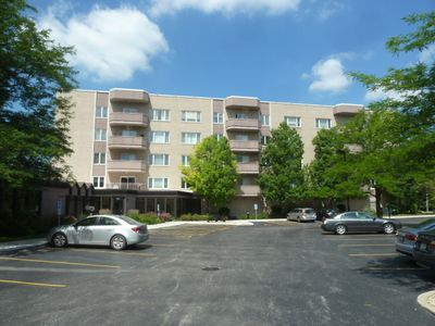 6411 Lincoln Ave Unit 213, Morton Grove, IL, 60053