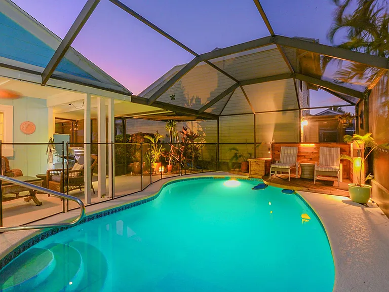 4051 NE Breakwater Dr — Photo 24