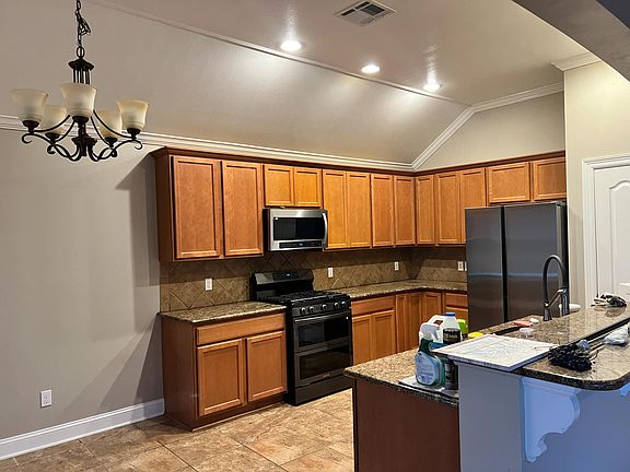 4th image of 291 Avondale Ln