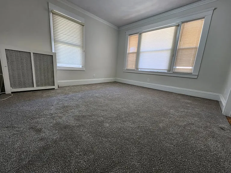 Eastern Ave — Photo 16