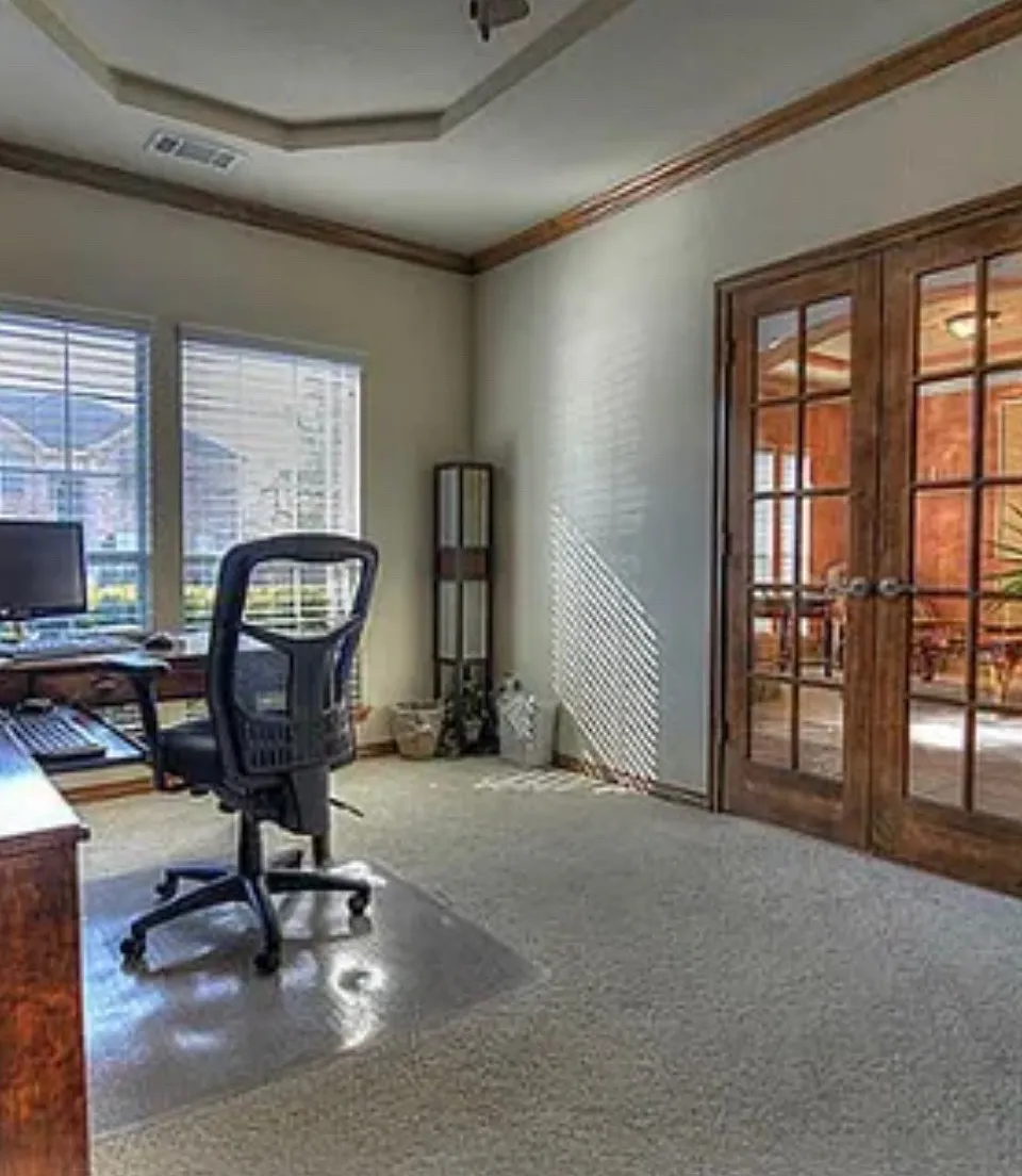 5 bed, 3541 sqft, $3,050 — Photo 3