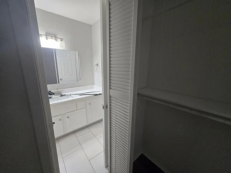 3221 Dreeben Dr #101 — Photo 12
