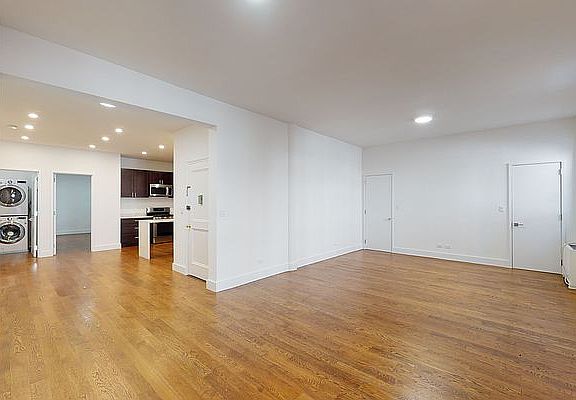 4th image of 57 W 58th St