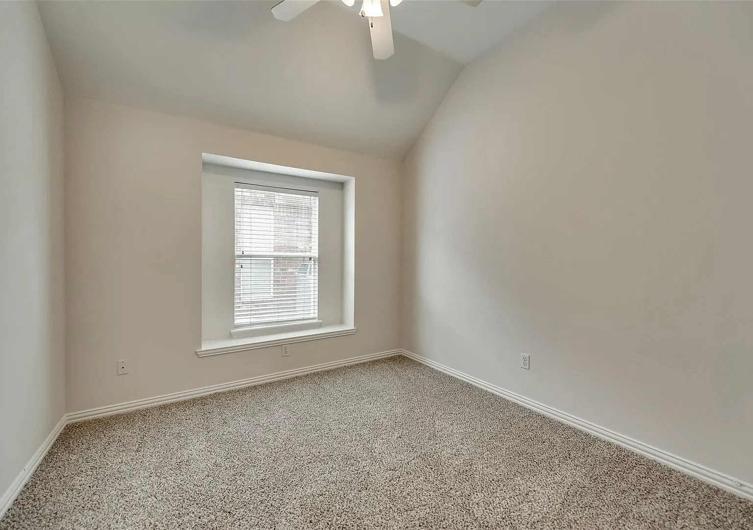 House for Lease in McKinney — Photo 2