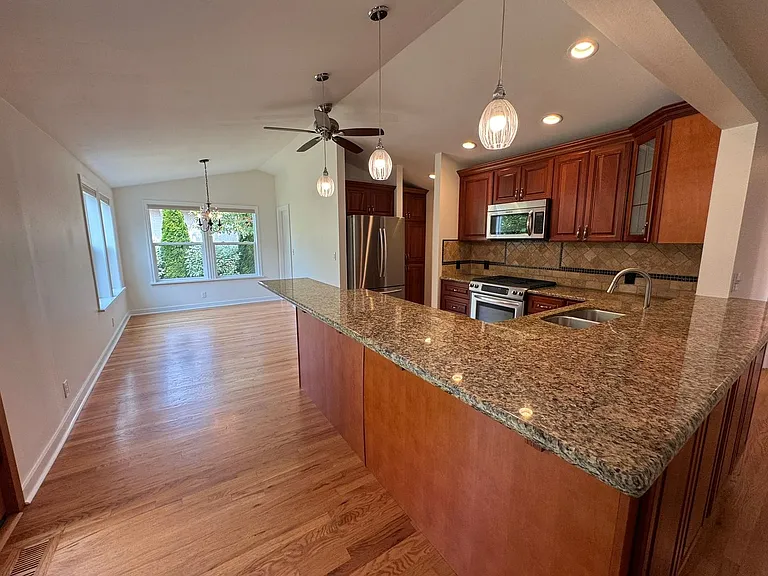 3420 W Bertona St — Photo 17