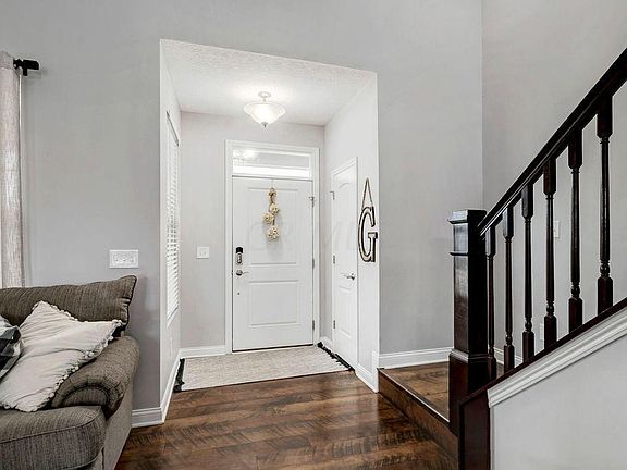 5th image of 532 Stable St