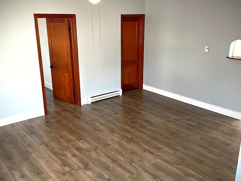 604 F Ave Apartments Grundy Center, IA Zillow