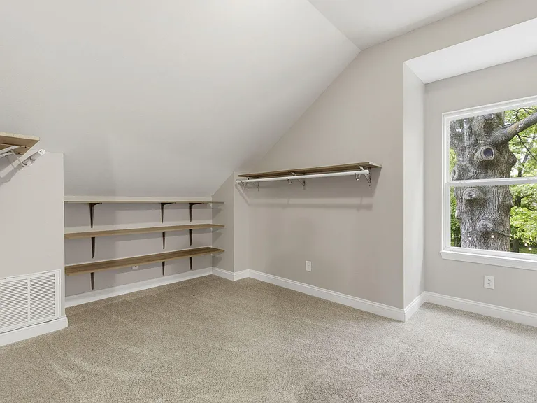 837 S Kentwood Ave — Photo 23