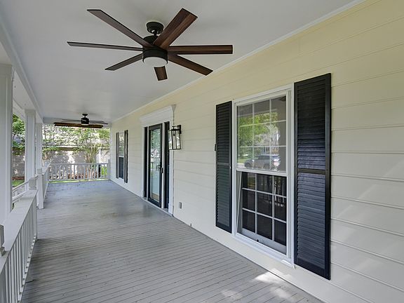 3rd image of 109 Hampton Trace Ln