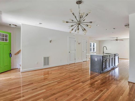 5th image of 609 W 26th St