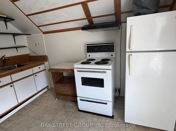 4138 Drummond Rd, Niagara Falls, ON L2E 6B9