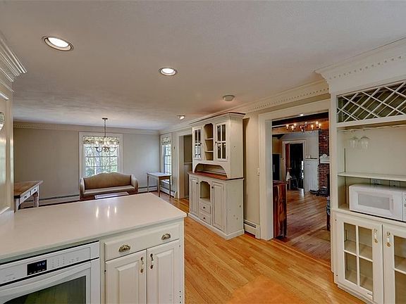 5th image of 2 Glen Ellen Dr