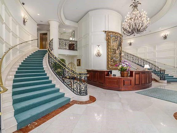 4th image of 35 Watergate Dr Suite 1802