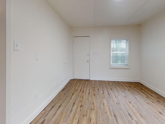 4th image of 2715 Twin View Blvd #14532990